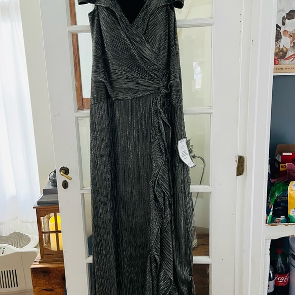 Evening Dress - Picture 5 of 13